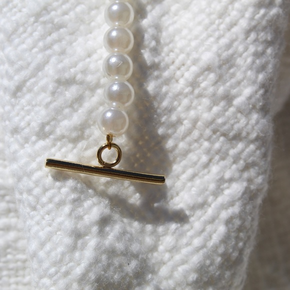 Gold Paper Clip and Pearl OT Toggle Bracelet - Picture 3 of 8